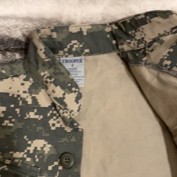 Army ACU kids size 4 - Picture 3 of 6